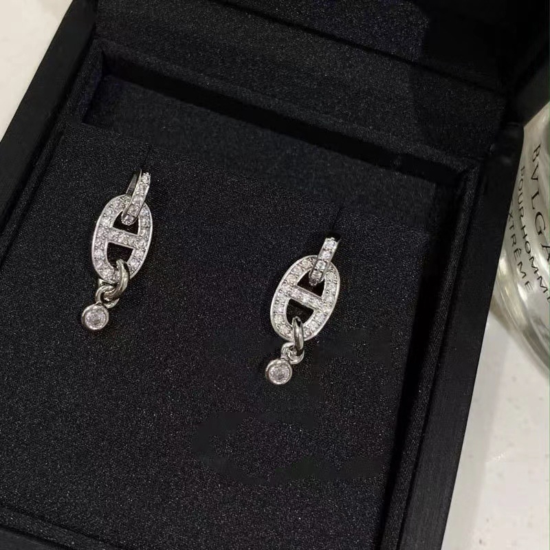 Cercei – Design geometric, știft din argint, placare electrolitică, pandantiv din cupru placat cu aur 18K