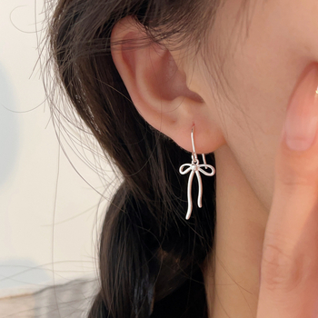 Ασημένια γάντζοι με φιόγκο για γυναίκες — 925 καθαρότητα, Bow στυλ, Persistence, καλοκαίρι 2024