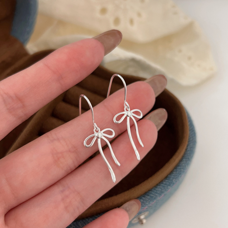 Ασημένια γάντζοι με φιόγκο για γυναίκες — 925 καθαρότητα, Bow στυλ, Persistence, καλοκαίρι 2024