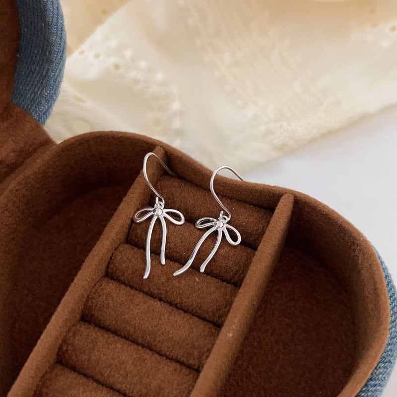 Ασημένια γάντζοι με φιόγκο για γυναίκες — 925 καθαρότητα, Bow στυλ, Persistence, καλοκαίρι 2024