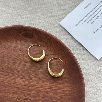 Γεωμετρικά σκουλαρίκια για γυναίκες – ακανόνιστος γεωμετρικός σχεδιασμός, χαλκός ως υλικό, στυλ ελαφρού πολυτελείας, τύπος γάντζου για τα αυτιά