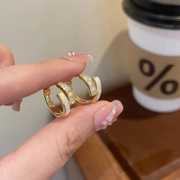 Meďové náušnice s geometrickým kruhovým dizajnom s cirkónmi, minimalistický štýl pre ženy, elektroplating, jeseň 2024