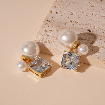 Cercei cu zirconiu, geometrie pătrată, tijă din argint 925, placare electroplatină