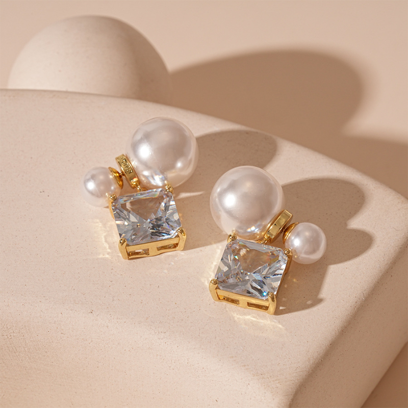 Cercei cu zirconiu, geometrie pătrată, tijă din argint 925, placare electroplatină