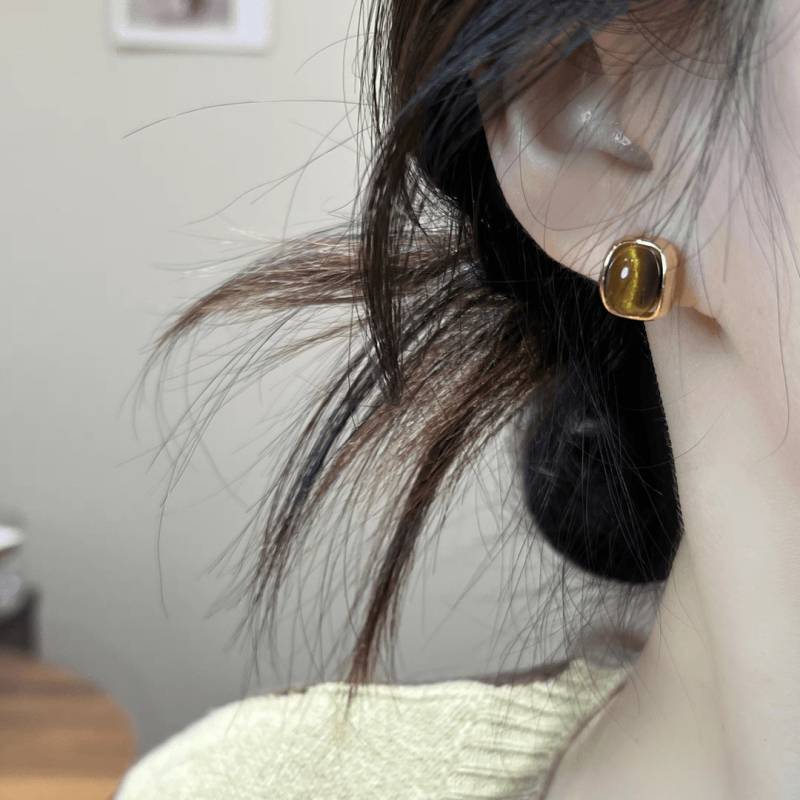 Cercei geometrici din cupru, placare cu aur real și tijă din argint 925; electroplacare ecologică; stil high-end pentru femei