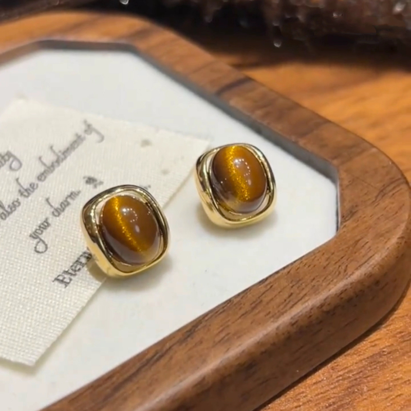 Cercei geometrici din cupru, placare cu aur real și tijă din argint 925; electroplacare ecologică; stil high-end pentru femei