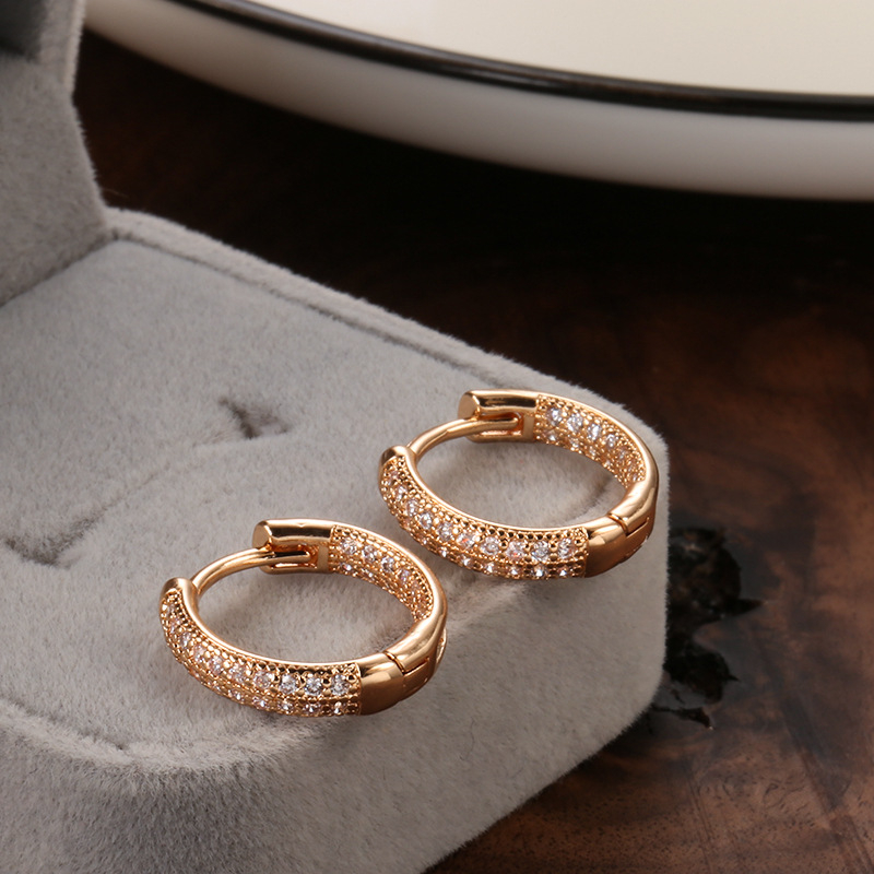 Auskaru no vara, Kinel zīmols, U-veida stils, modeļa numurs H0163, 2025. gada vasara