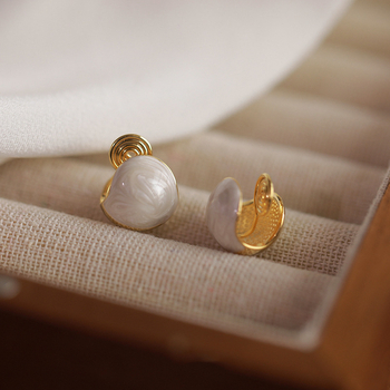 Клипсове за уши за жени от цинкова сплав, геометричен диск дизайн, покритие с капещо масло, без обици, стил Xiao Xiang Feng.