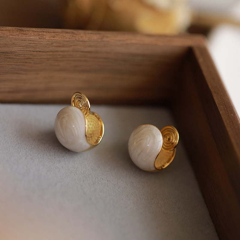 Клипсове за уши за жени от цинкова сплав, геометричен диск дизайн, покритие с капещо масло, без обици, стил Xiao Xiang Feng.