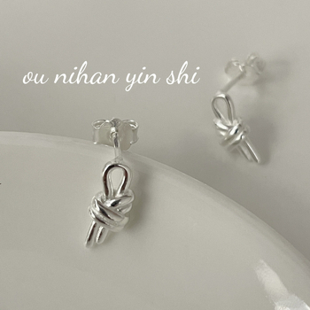 Naušnice od S925 srebra s čvorom za žene – minimalistički, elegantan, jedinstven stil