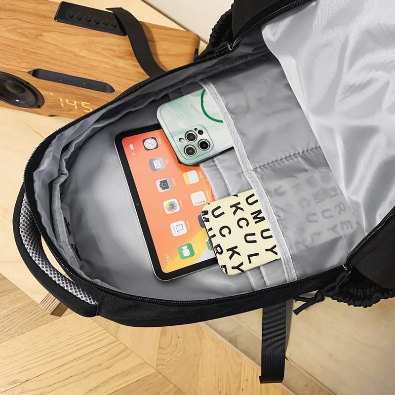 Unisex školský batoh, nylonový, priedušný, objem do 20 l, vhodný pre 13-palcový notebook, zakrivené ramenné popruhy