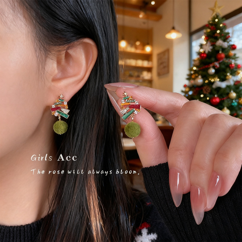 Geometrické náušnice z meďe s glazovanou kapkou smaltu s motívom vianočného stromčeka, 925 strieborné ušné kolíky, vianočný štýl, zima 2025