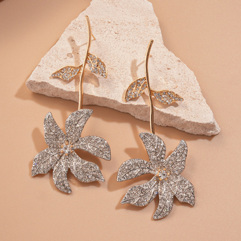 Náušnice s dizajnom kvety a listu, s diamantmi, zliatina, s 925 striebornými kolíkmi — ľahký luxusný štýl