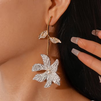 Náušnice s dizajnom kvety a listu, s diamantmi, zliatina, s 925 striebornými kolíkmi — ľahký luxusný štýl