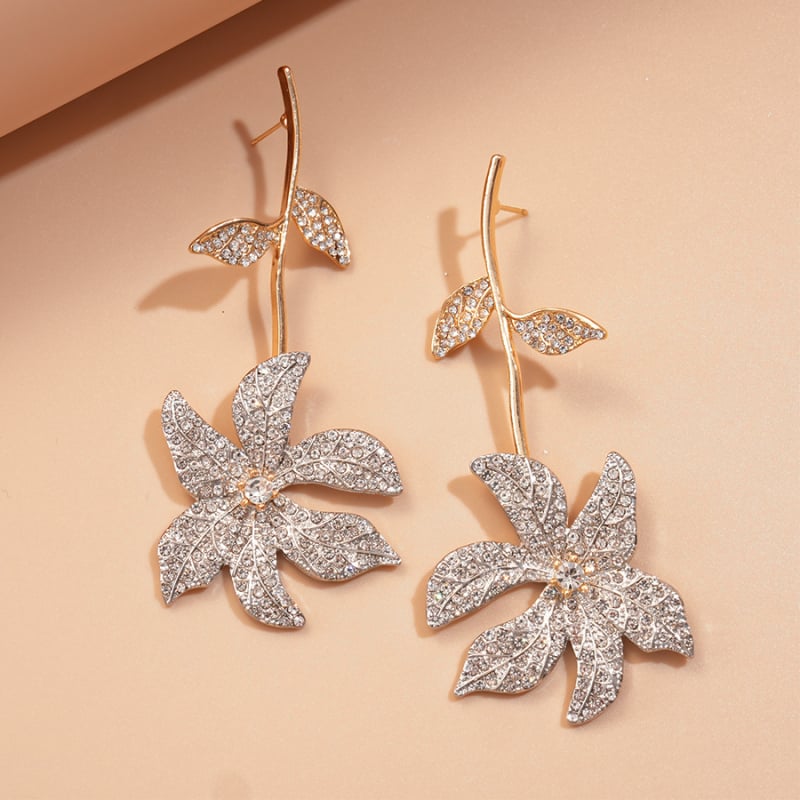 Náušnice s dizajnom kvety a listu, s diamantmi, zliatina, s 925 striebornými kolíkmi — ľahký luxusný štýl