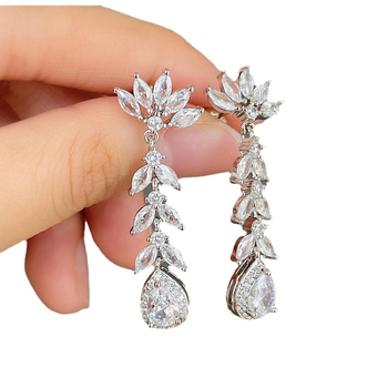 Náušnice: dlhé strapce so zirkónmi, vodná kvapka geometrického tvaru v tvare hrušky, meď, Cao Shi, pôvod Jinhua