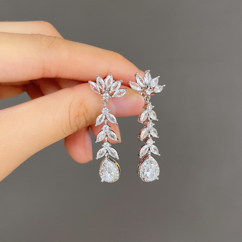 Náušnice: dlhé strapce so zirkónmi, vodná kvapka geometrického tvaru v tvare hrušky, meď, Cao Shi, pôvod Jinhua