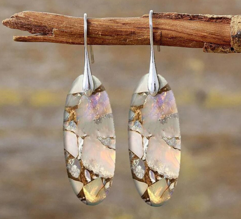 Обици – бохемски скъпоценни камъни, капковидна форма, лек лукс, дамски бижута