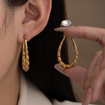 Náušnice z titánovej ocele – tvaru U, kapkovitý a geometrický dizajn; elektroplating; značka Junrong; kód Exrge0907; kancelársky štýl