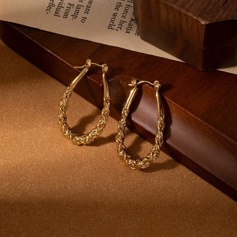 Náušnice z titánovej ocele – tvaru U, kapkovitý a geometrický dizajn; elektroplating; značka Junrong; kód Exrge0907; kancelársky štýl