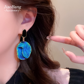 Geometrické náušnice z akrylu od značky Jiao bang, ražený povrch (Materiál: akryl; Štýl: Geometrický; Spracovanie: razenie; Značka: Jiao bang) jar 2025 premiéra