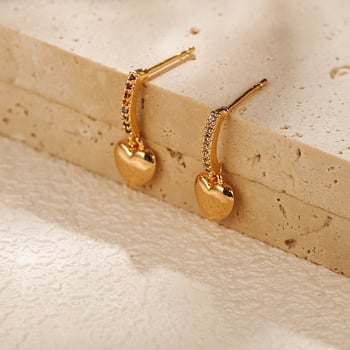 Náušnice srdcového tvaru z meďe, pozlátené 18K, s vsadeným zirkónom