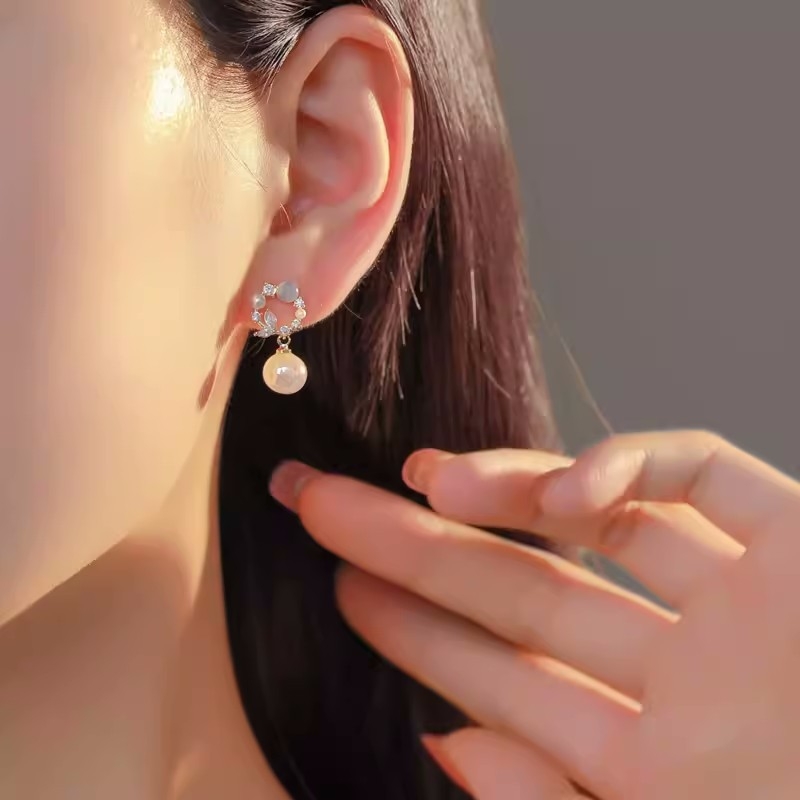 Dámske náušnice, květinový dizajn, základ zo zliatiny, elektroplating, 925 strieborné kolíky