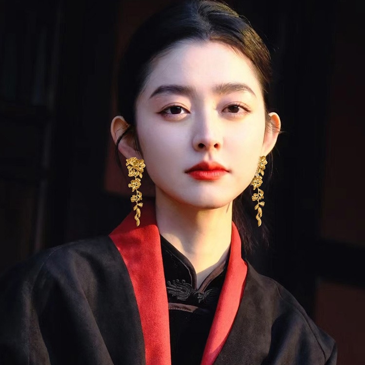 Náušnice s kvetinovým strapcom z meďe, elektroplatovanie, nehrdzavejúca oceľ, štýl ľahkého luxusu