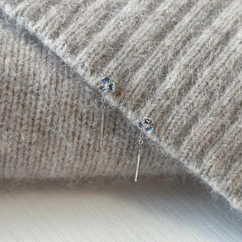 Cercei cu design floare iris, material cupru; origine Shenzhen; lansare vară 2025; stil desen animat; pentru femei