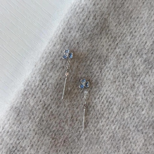 Cercei cu design floare iris, material cupru; origine Shenzhen; lansare vară 2025; stil desen animat; pentru femei