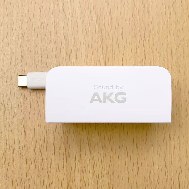 Vezetékes in-ear fülhallgató Samsung S22-hez – AKG eredeti, kompatibilis S20/S21, érzékenység 135 dB, kábelhossz 120 cm