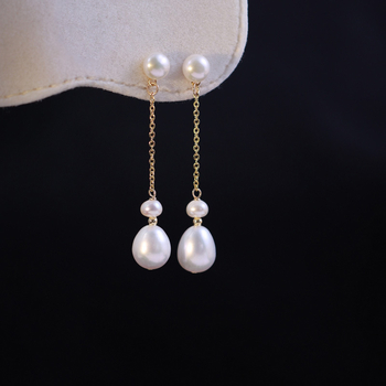 Édesvízi gyöngy fülbevalók, csepp alakú, 14K aranyozott fülcsapokkal, könnyed luxus stílus, ősze 2025