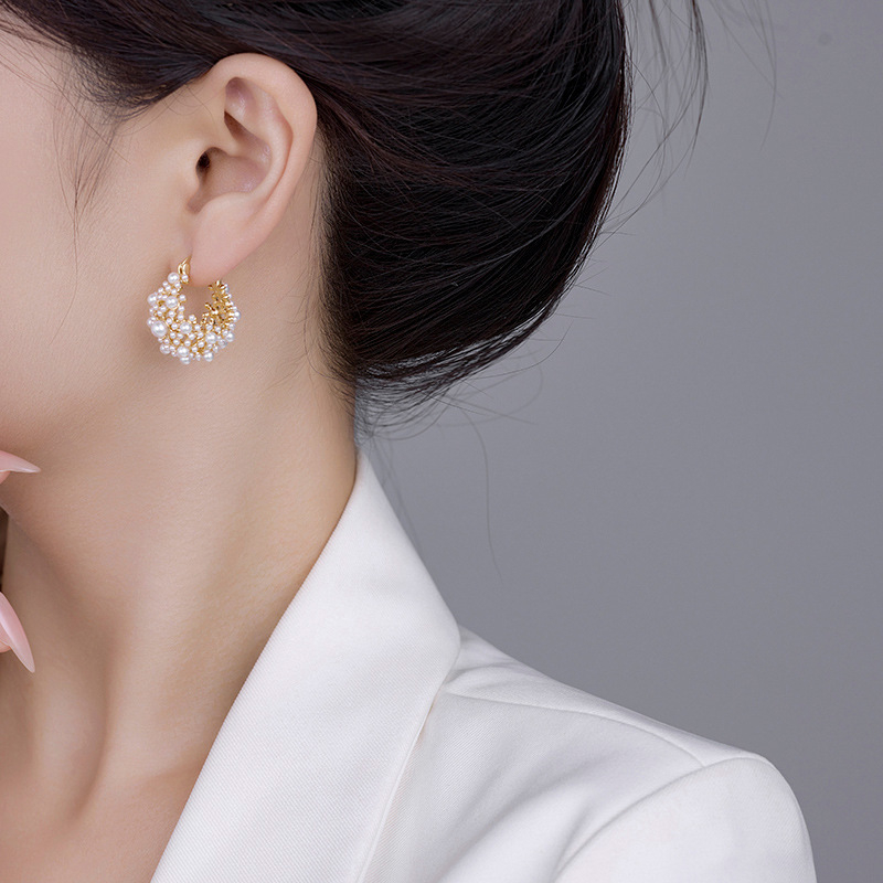 Cercei din cupru, geometrici, cu încrustații de perle, în stil lux discret