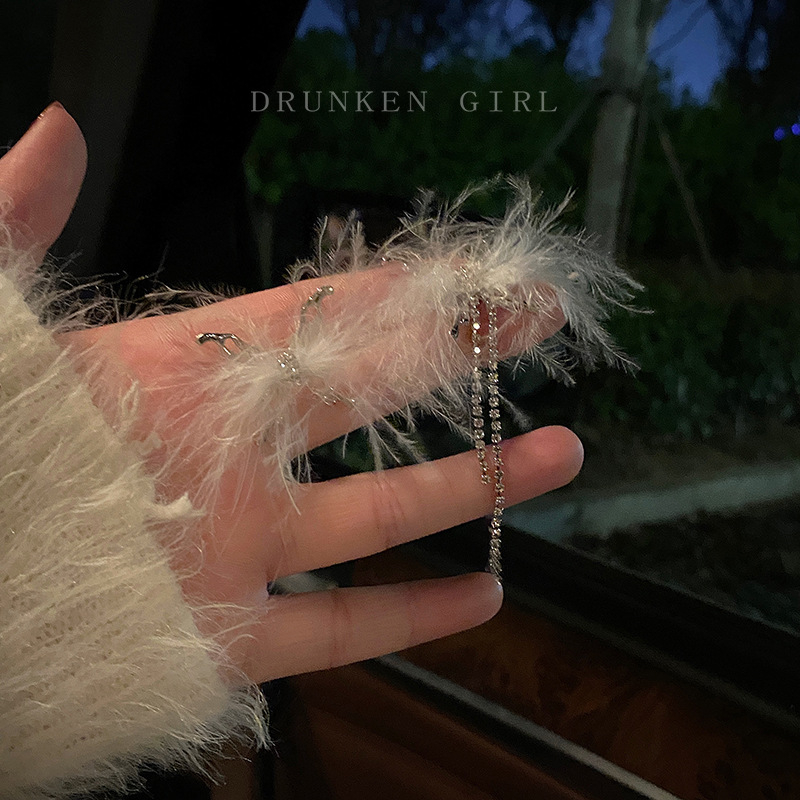 Mei Ying cercei clipuri retro pentru urechi cu zirconiu și franjuri din pene – fără piercing, lux ușor pentru femei
