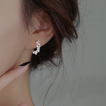 Cercei – viță de perle cu geometrie răsucită, tijă din argint S999