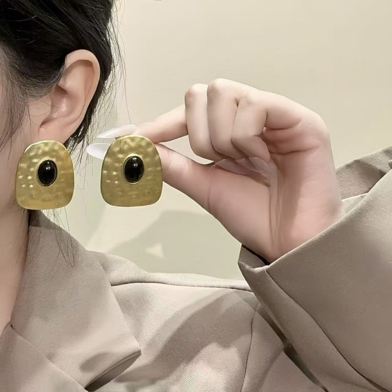 Fülbevalók – Geometriai alakzat, szabálytalan ovális dizájn, ötvözet, elektroplakálás, 925-ös ezüst tűk, könnyű luxus stílus