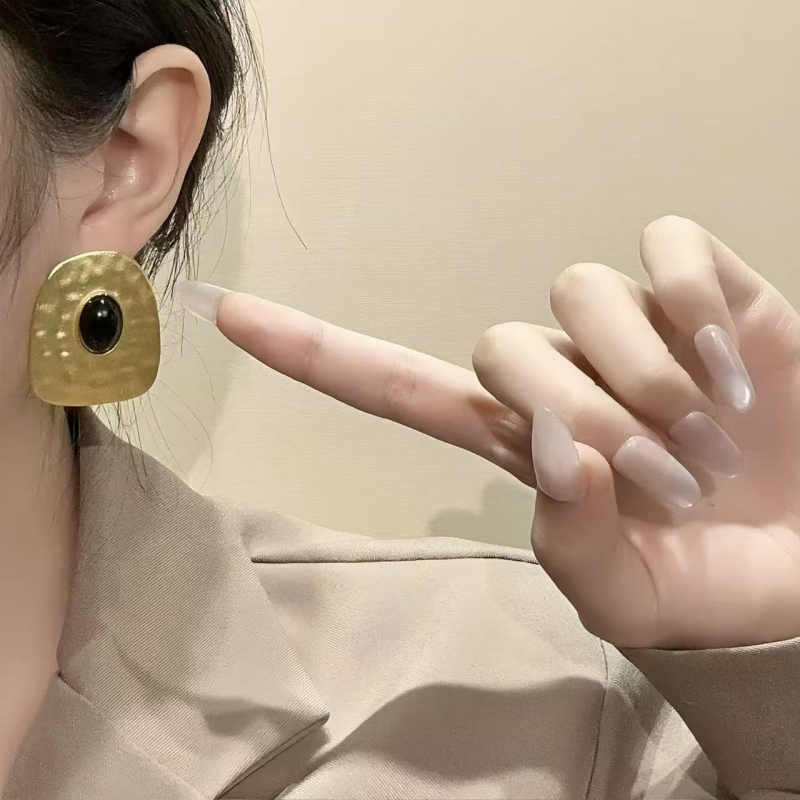 Fülbevalók – Geometriai alakzat, szabálytalan ovális dizájn, ötvözet, elektroplakálás, 925-ös ezüst tűk, könnyű luxus stílus