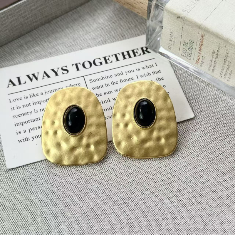 Fülbevalók – Geometriai alakzat, szabálytalan ovális dizájn, ötvözet, elektroplakálás, 925-ös ezüst tűk, könnyű luxus stílus