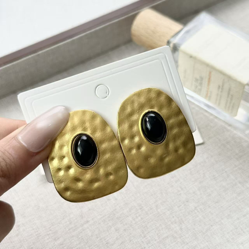 Fülbevalók – Geometriai alakzat, szabálytalan ovális dizájn, ötvözet, elektroplakálás, 925-ös ezüst tűk, könnyű luxus stílus