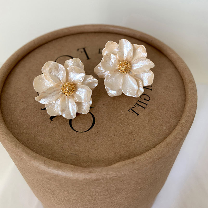 RONERAI fém fülbevalók camellia motívummal, elektroplatírozott felülettel, francia vintage-stílusú nőknek