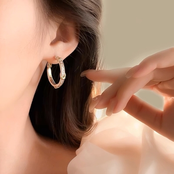 Naušnice Kaitin Jewelry s geometrijskim dizajnom i cirkonima, legura, luksuzni modni dodatak za žene