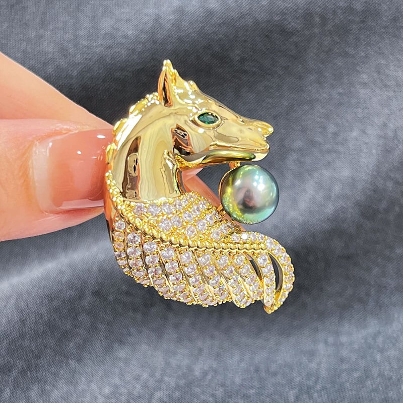 Lófejű brooch - réz és cirkón, mikro-beállítás, uniszex, középkori irodalmi retro stílus