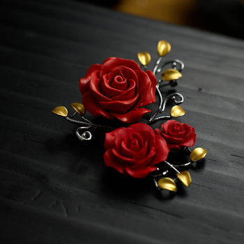 Broșă în stil chinezesc, lucrată manual, cinnabar, design original, formă de floare