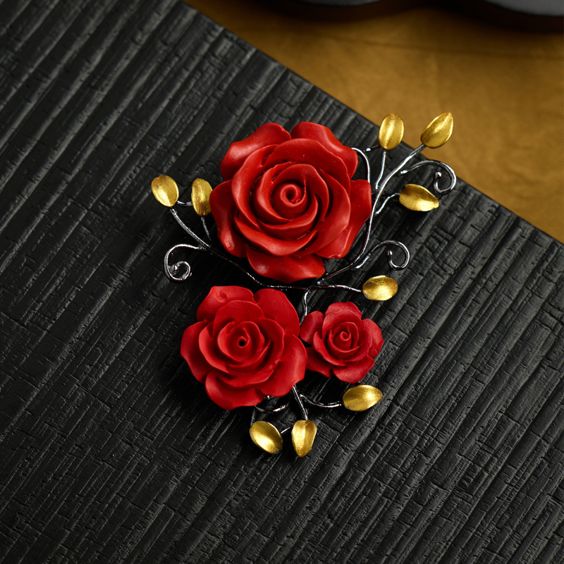 Broșă în stil chinezesc, lucrată manual, cinnabar, design original, formă de floare