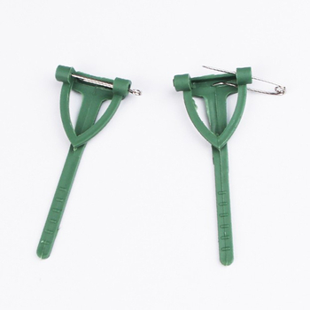 Ruiqian пластмасова триъгълна брошка-магнит за корсаж при сватбено облекло