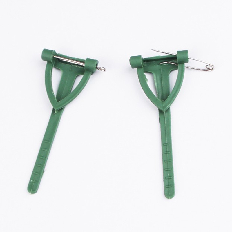 Ruiqian пластмасова триъгълна брошка-магнит за корсаж при сватбено облекло