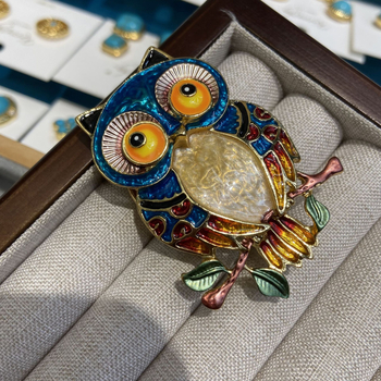 Broșă bufniță din cupru, placare electrolitică, stil geometric medieval, accesoriu decorativ, cadou