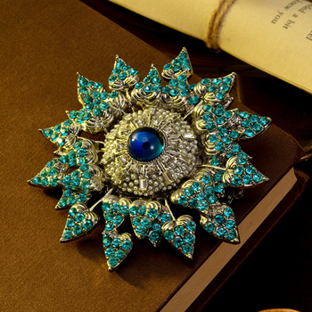 Broșă cu floare, stil vintage, aliaj, cu diamante montate, formă de floare și frunze, Primăvara 2024