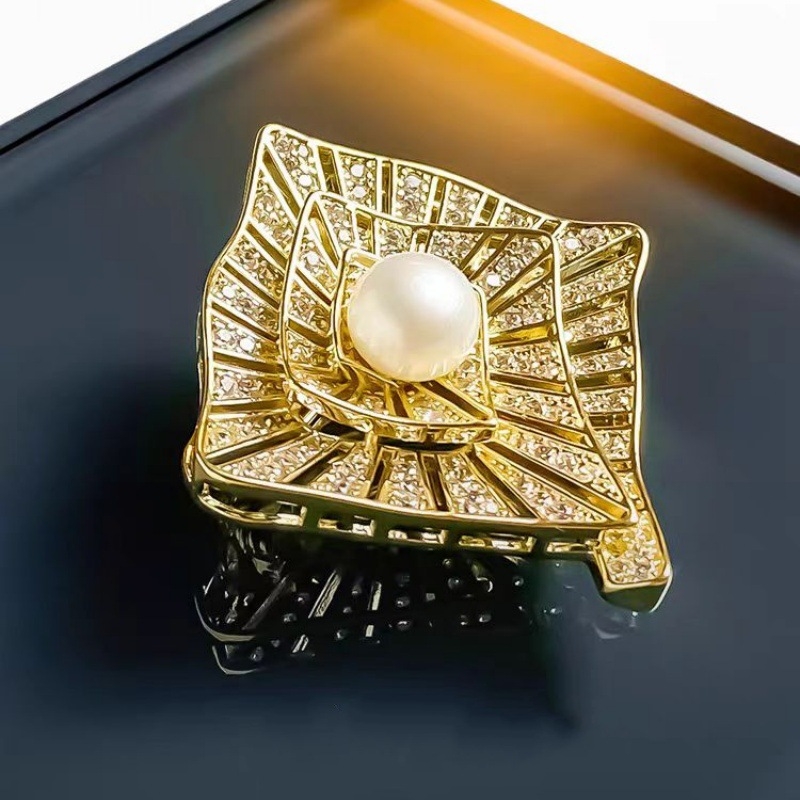 Broșă din cupru, zirconiu micro-incrustat, design pătrat-labirint, perlă de apă dulce