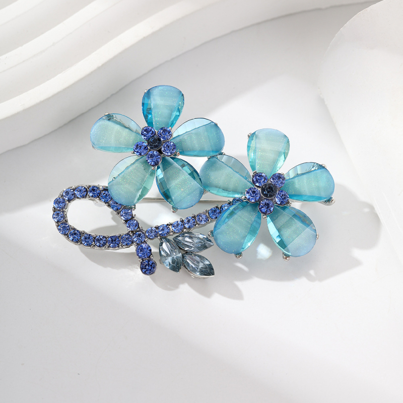 Broșă – Yini Jewelry, aliaj de zinc, corsaj vegetal, formă de animal, prelucrare cu diamant